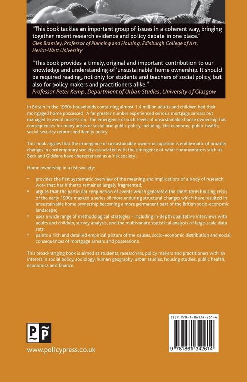 Produktbild: Home ownership in a risk society