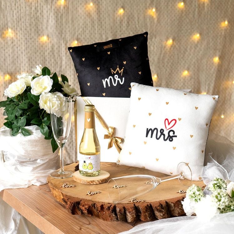 Produktbild: Pl&uuml;schkissen Motiv "Hochzeit Mr. & Mrs."