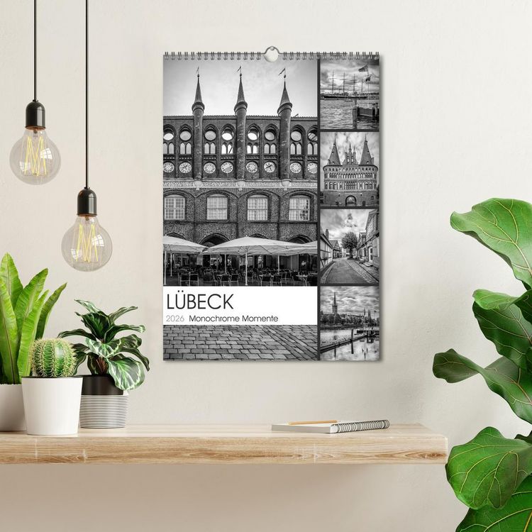 Produktbild: L&Uuml;BECK Monochrome Momente (Wandkalender 2026 DIN A3 hoch), CALVENDO Monatskalender