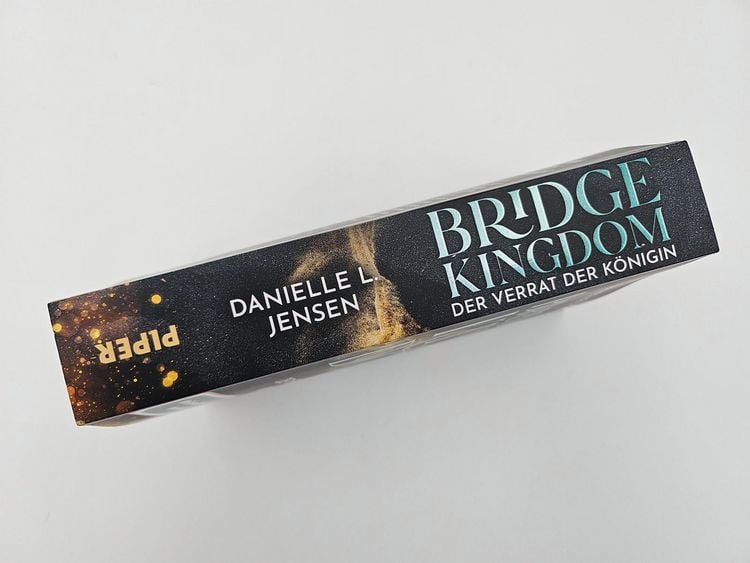 Produktbild: Bridge Kingdom &ndash; Der Verrat der K&ouml;nigin