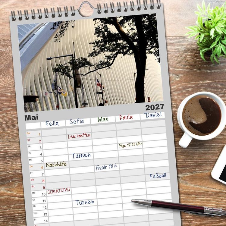 Produktbild: Familienplaner 2027 - NEW YORK visions mit 5 Spalten (Wandkalender, 21 x 45 cm) CALVENDO