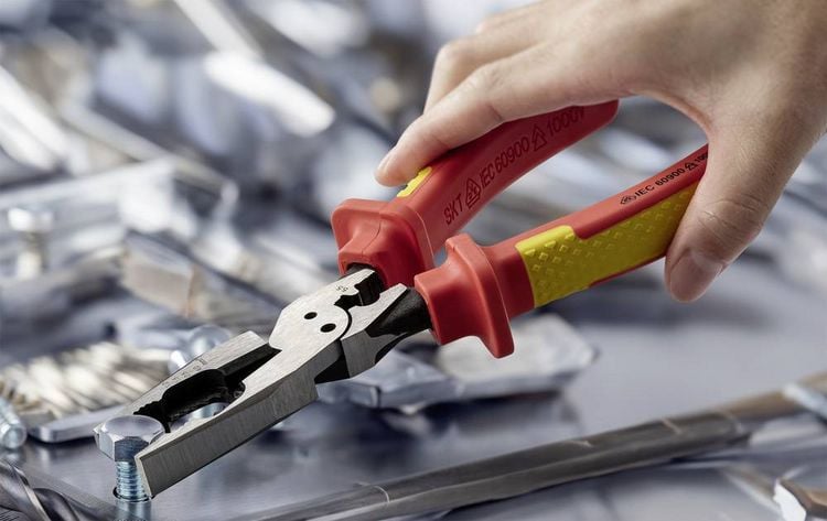 Produktbild: TOOLCRAFT TO-10187133 VDE Elektro-Installationszange 1.5 bis 5.26mm&sup2;