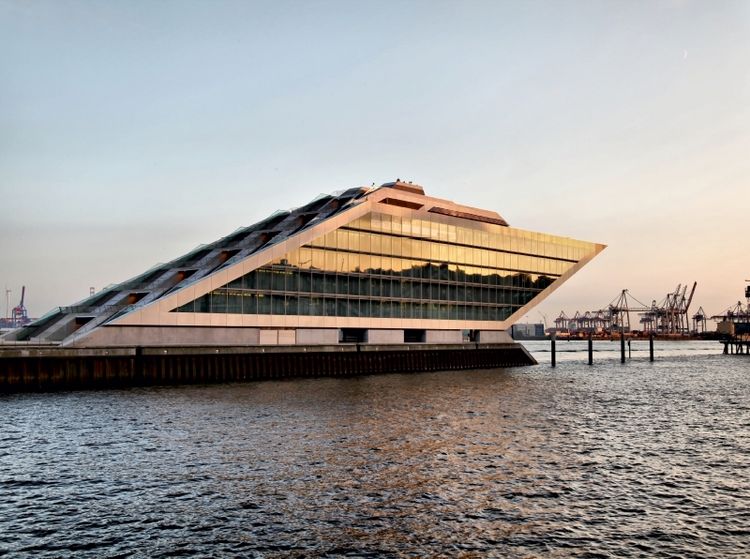 Produktbild: CALVENDO Puzzle Dockland | 2000 Teile Lege-Gr&ouml;&szlig;e 90x67cm Foto-Puzzle f&uuml;r gl&uuml;ckliche Stunden