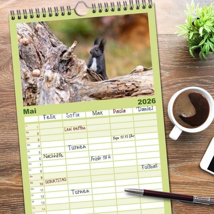 Produktbild: Familienplaner 2026 - Eichh&ouml;rnchenliebe mit 5 Spalten (Wandkalender, 21 x 45 cm) CALVENDO