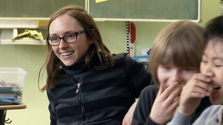 Produktbild: Zwischen den St&uuml;hlen