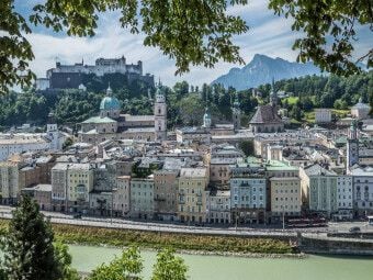 Produktbild: CALVENDO Puzzle SALZBURG Wundersch&ouml;ner Blick auf die Altstadt | 1000 Teile Lege-Gr&ouml;&szlig;e 64x48cm Foto-Puzzle f&uuml;r gl&uuml;ckliche Stunden