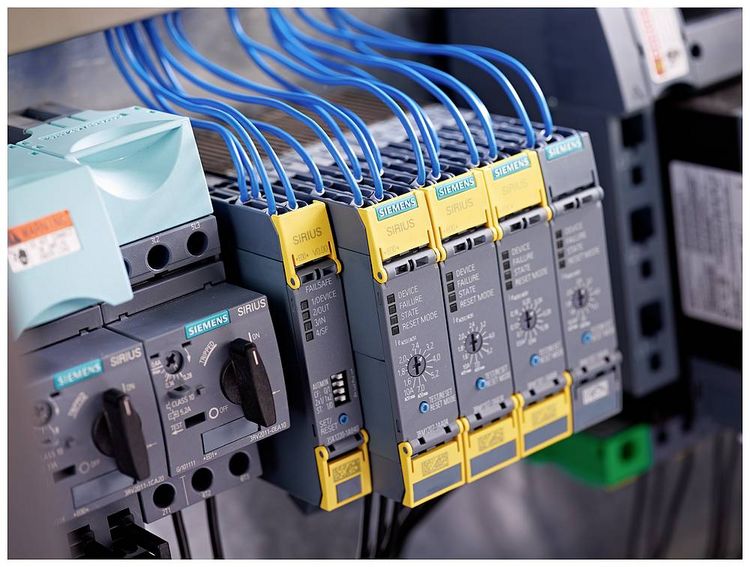 Produktbild: Siemens 3SK1111-1AB30 3SK11111AB30 Sicherheitsschaltger&auml;t 24 V/DC, 24 V/AC Nennstrom 5 A
