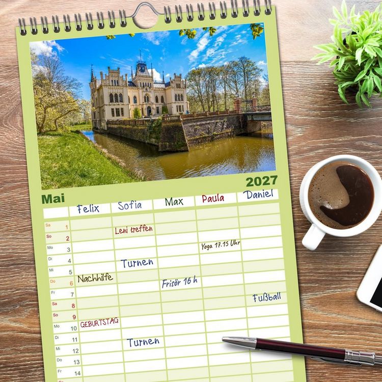 Produktbild: Familienplaner 2027 - Tour de Ostfriesland mit 5 Spalten (Wandkalender, 21 x 45 cm) CALVENDO