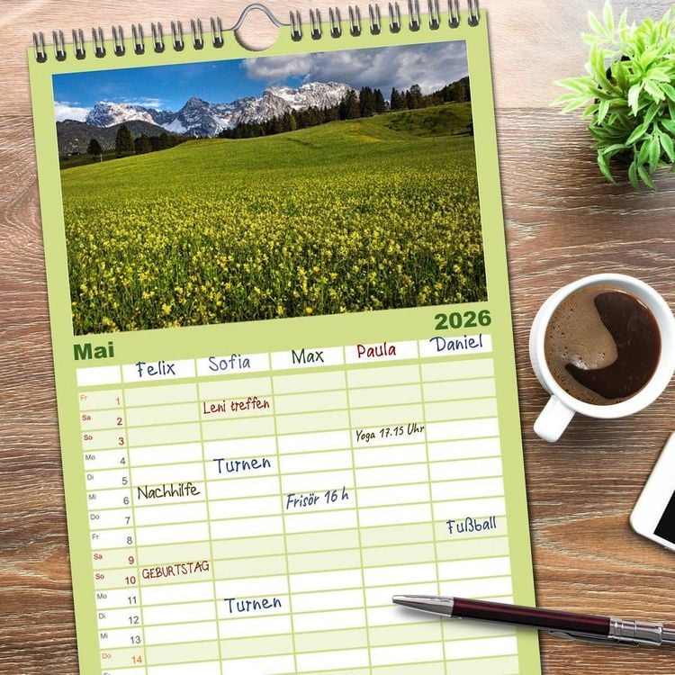 Produktbild: Familienplaner 2026 - Mittenwald - Perle des Werdenfelser Landes mit 5 Spalten (Wandkalender, 21 x 45 cm) CALVENDO
