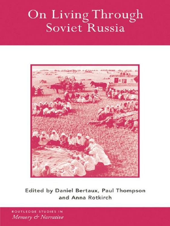 Produktbild: On Living Through Soviet Russia