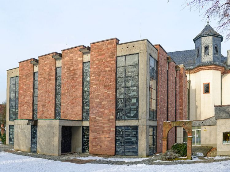 Produktbild: CALVENDO Puzzle Anbau der Kirche St. Dionysius in Kelkheim (Taunus), die auf mehr als 1000 Jahre Geschichte blickt | 1000 Teile Lege-Gr&ouml;&szlig;e 64x48cm Foto-Puzzle f&uuml;r gl&uuml;ckliche Stunden
