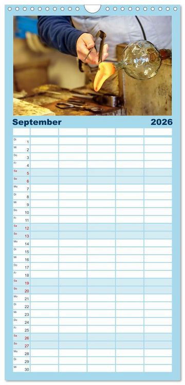 Produktbild: Familienplaner 2026 - Glasblasen filigranes Handwerk mit 5 Spalten (Wandkalender, 21 x 45 cm) CALVENDO