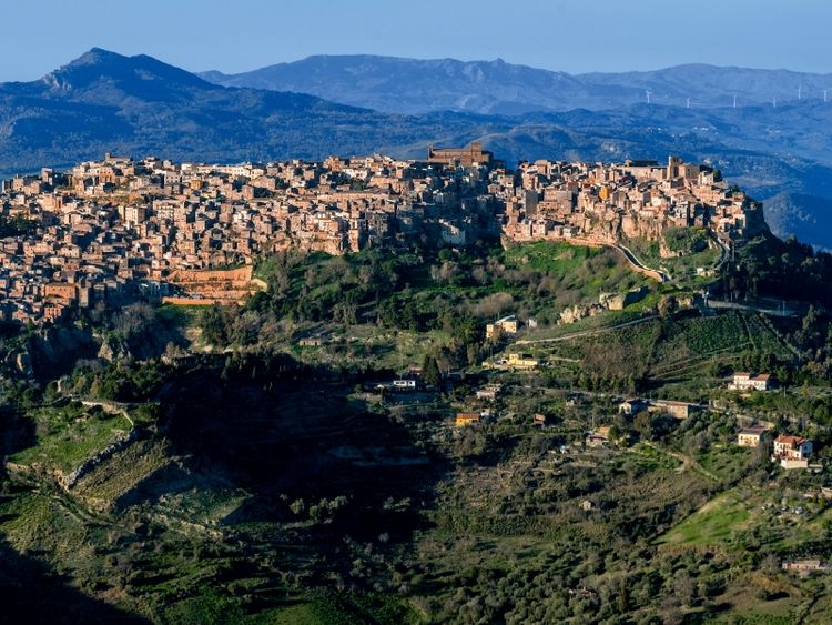 Produktbild: CALVENDO Puzzle Blick auf Calascibetta, von Enna aus gesehen | 1000 Teile Lege-Gr&ouml;&szlig;e 64x48cm Foto-Puzzle f&uuml;r gl&uuml;ckliche Stunden