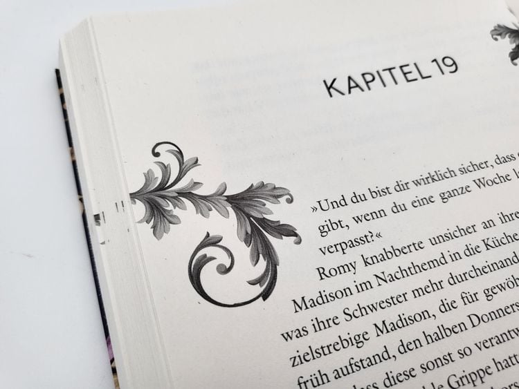 Produktbild: A Whispered Curse