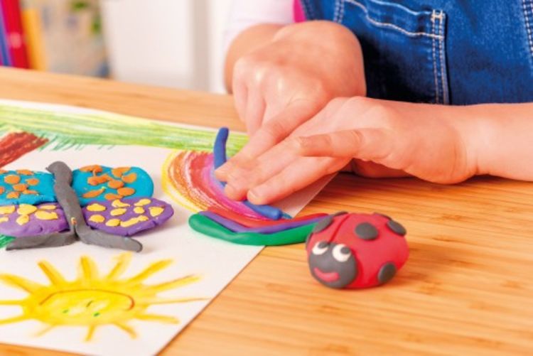 Produktbild: Pelikan Kinderknete Creaplast® 10 Farben im roten Etui, 240g