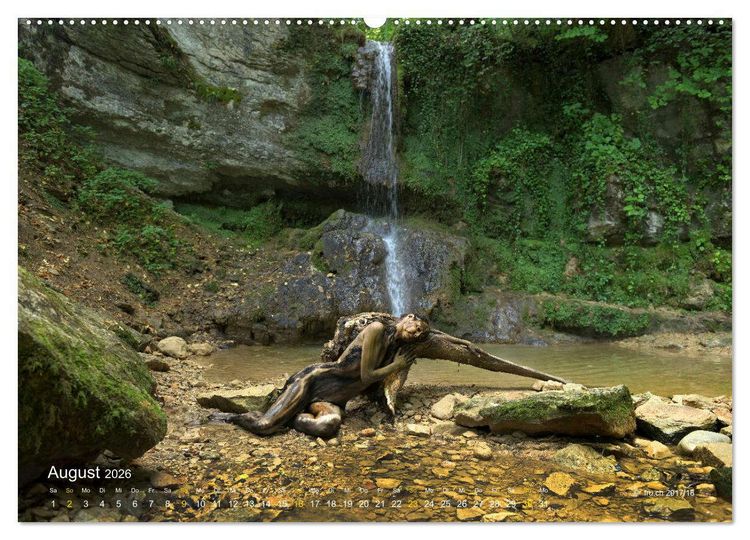 Produktbild: BODYPAINTING AM WASSERFALL VON LINN (Wandkalender 2026 DIN A2 quer), CALVENDO Monatskalender