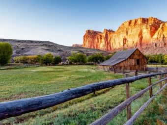Produktbild: CALVENDO Puzzle Capitol Reef NP - Fruita Barn | 1000 Teile Lege-Gr&ouml;&szlig;e 64x48cm Foto-Puzzle f&uuml;r gl&uuml;ckliche Stunden