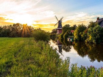 Produktbild: CALVENDO Puzzle Greetsieler Gr&uuml;ne M&uuml;hle im Sonnenuntergang | 1000 Teile Lege-Gr&ouml;&szlig;e 64x48cm Foto-Puzzle f&uuml;r gl&uuml;ckliche Stunden