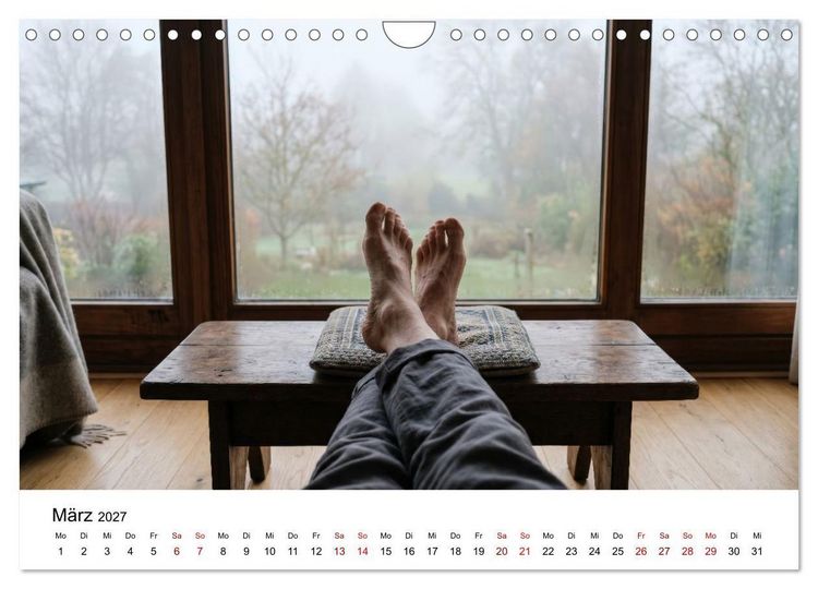 Produktbild: Unten Ohne - Barfu&szlig; durchs Jahr (Wandkalender 2027 DIN A4 quer), CALVENDO Monatskalender