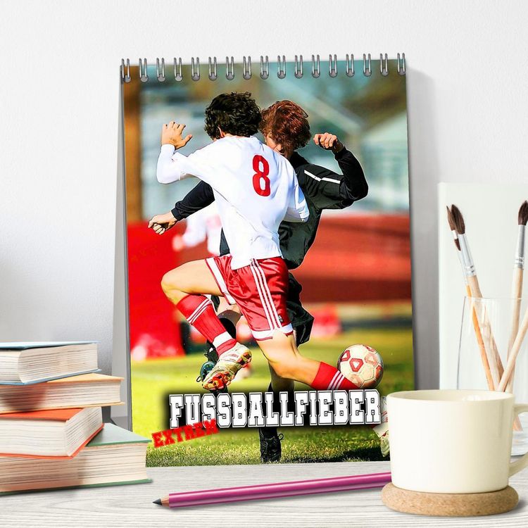 Produktbild: Fu&szlig;ballfieber extrem (Tischkalender 2026 DIN A5 hoch), CALVENDO Monatskalender