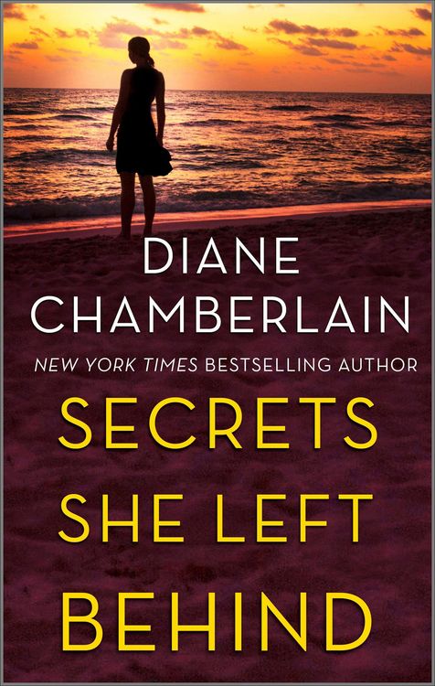 Produktbild: Secrets She Left Behind