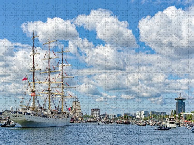 Produktbild: CALVENDO Puzzle Die "Dar Mlodziezy", ein Segelschulschiff f&uuml;r angehende Offiziere der Handelsmarine | 1000 Teile Lege-Gr&ouml;&szlig;e 64x48cm Foto-Puzzle f&uuml;r gl