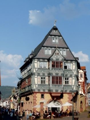 Produktbild: CALVENDO Puzzle Ein Motiv aus dem Kalender Miltenberg im Fokus 1000 Teile Puzzle hoch | 1000 Teile Lege-Gr&ouml;&szlig;e 64 &times; 48 cm Foto-Puzzle f&uuml;r gl&uuml;ckliche Stunden