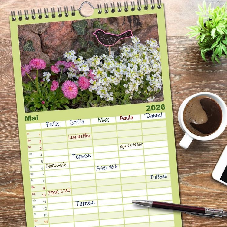 Produktbild: Familienplaner 2026 - Mein Jahr im Landhausgarten mit 5 Spalten (Wandkalender, 21 x 45 cm) CALVENDO