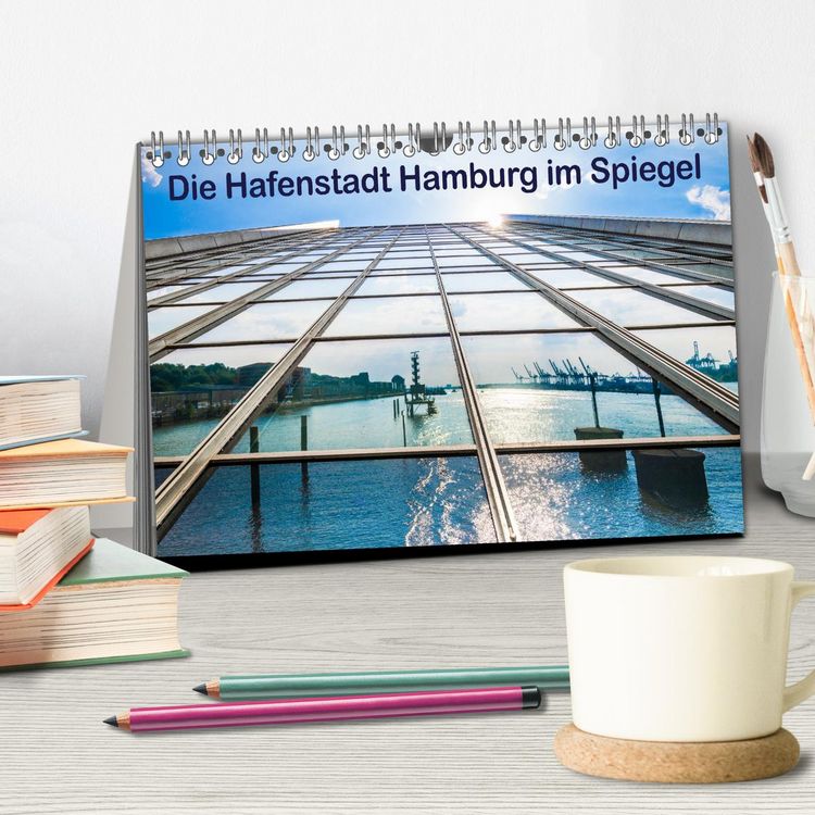 Produktbild: Die Hafenstadt Hamburg im Spiegel (Tischkalender 2026 DIN A5 quer), CALVENDO Monatskalender