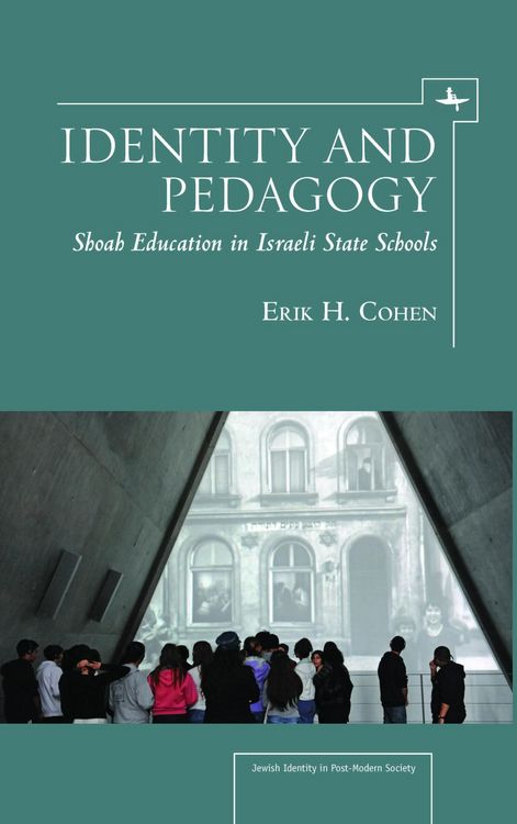 Produktbild: Identity and Pedagogy