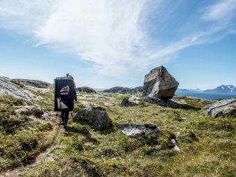 Produktbild: CALVENDO Puzzle bouldern in Henningsvaer, Lofoten, 1000 Teile Puzzle quer | 1000 Teile Lege-Gr&ouml;&szlig;e 64 &times; 48 cm Foto-Puzzle f&uuml;r gl&uuml;ckliche Stunden