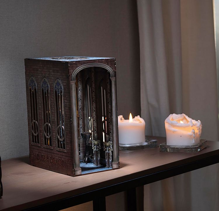 Produktbild: Book Nook DIY B&uuml;cherecke House of the Dragon