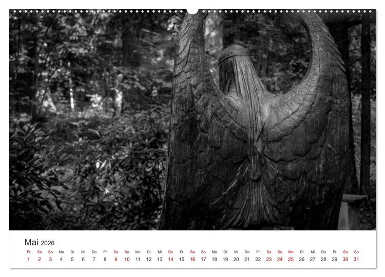 Produktbild: Wachgek&uuml;sst - Vom Zauber der Vergangenheit - S&uuml;dwestkirchhof Stahnsdorf (Wandkalender 2026 DIN A2 quer), CALVENDO Monatskalender
