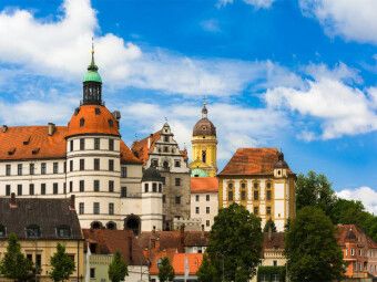 Produktbild: CALVENDO Puzzle Ein Motiv aus dem Kalender Romantisches Neuburg an der Donau | 1000 Teile Lege-Gr&ouml;&szlig;e 64x48cm Foto-Puzzle f&uuml;r gl&uuml;ckliche Stunden
