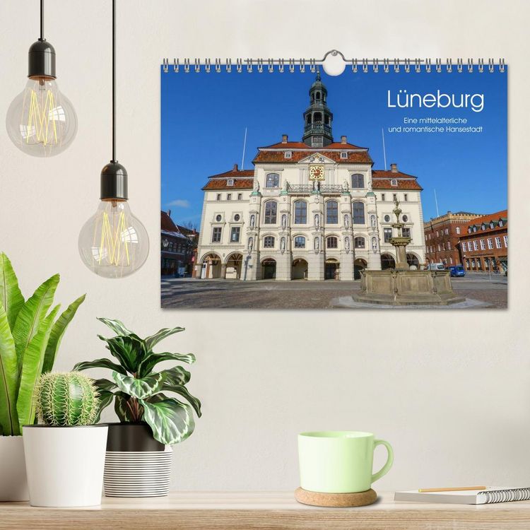 Produktbild: L&uuml;neburg - Eine mittelalterliche und romantische Hansestadt (Wandkalender 2026 DIN A4 quer), CALVENDO Monatskalender