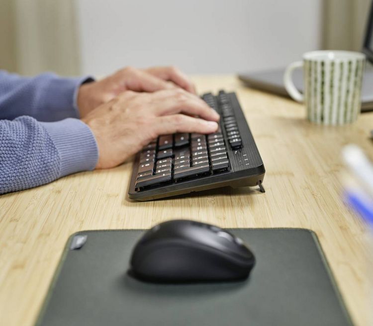 Produktbild: Trust ODY II Bluetooth&reg; Tastatur, Maus-Set mit numerischer Tastatur Deutsch, QWERTZ Schwarz