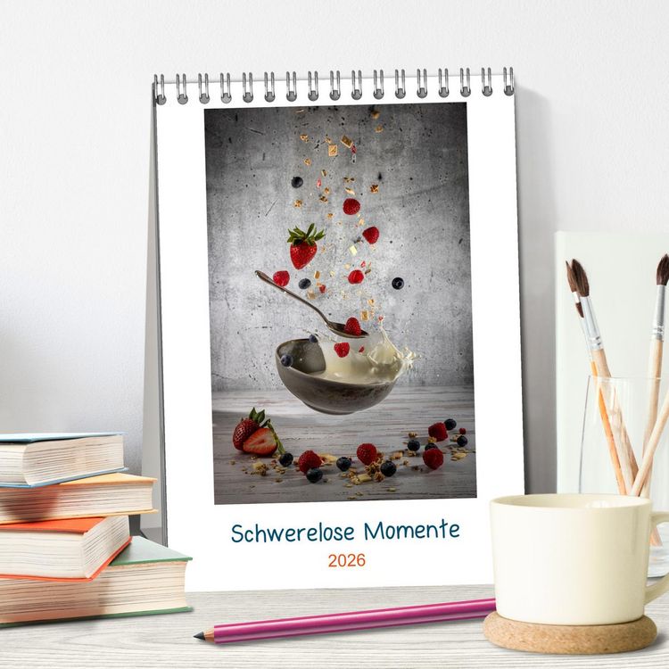 Produktbild: Schwerelose Momente (Tischkalender 2026 DIN A5 hoch), CALVENDO Monatskalender