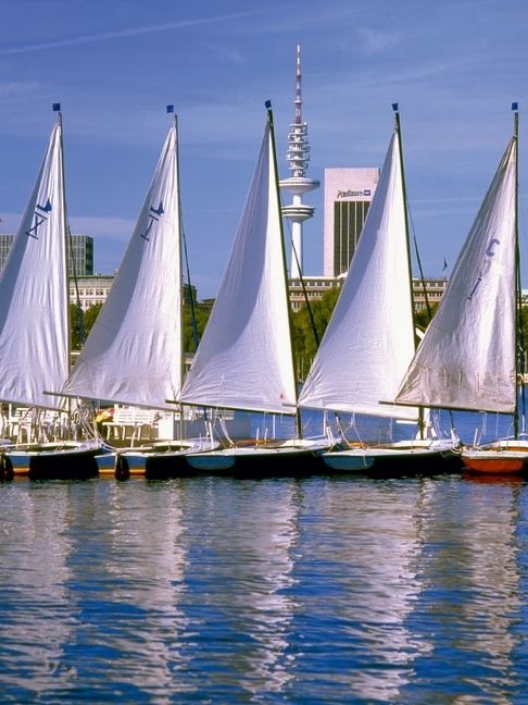 Produktbild: CALVENDO Puzzle Segelboote auf der Binnenalster | 1000 Teile Lege-Gr&ouml;&szlig;e 64x48cm Foto-Puzzle f&uuml;r gl&uuml;ckliche Stunden