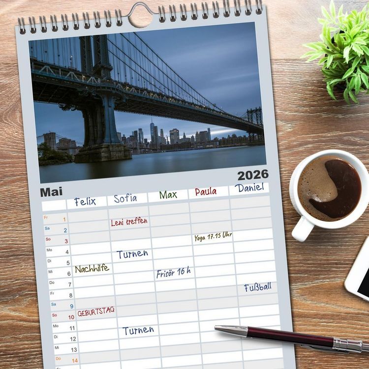 Produktbild: Familienplaner 2026 - New York City - der besondere Blick auf Big Apple mit 5 Spalten (Wandkalender, 21 x 45 cm) CALVENDO