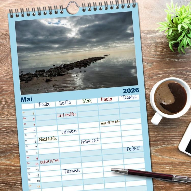 Produktbild: Familienplaner 2026 - Faszination Meer und Wolken mit 5 Spalten (Wandkalender, 21 x 45 cm) CALVENDO