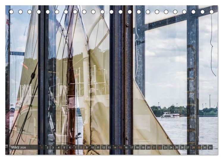 Produktbild: Die Hafenstadt Hamburg im Spiegel (Tischkalender 2026 DIN A5 quer), CALVENDO Monatskalender