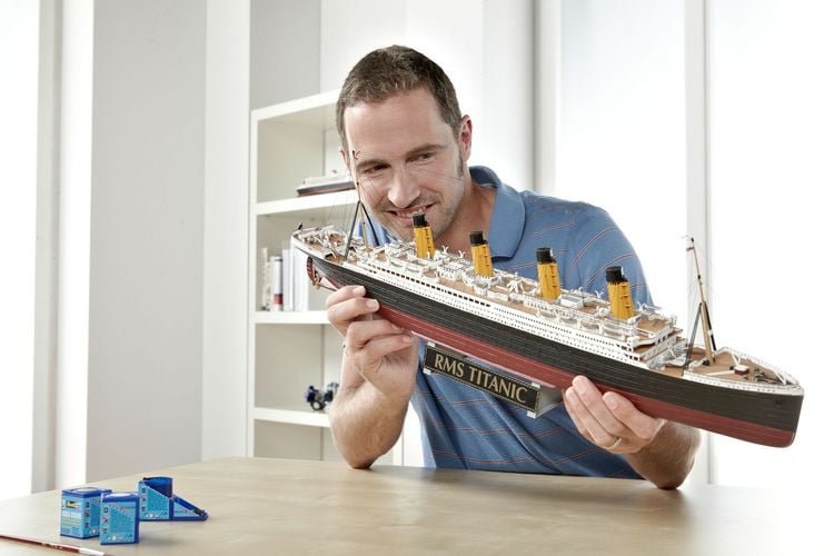 Produktbild: Revell Geschenkset: 100 Jahre Titanic, Ma&szlig;stab 1:400