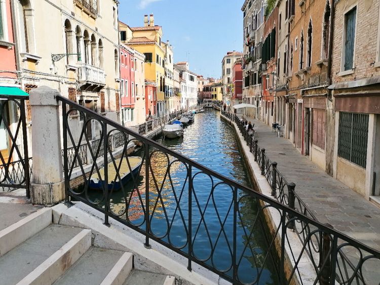 Produktbild: CALVENDO Puzzle Venedig ist Heimat von hunderten Br&uuml;cken und Kan&auml;le. | 1000 Teile Lege-Gr&ouml;&szlig;e 64x48cm Foto-Puzzle f&uuml;r gl&uuml;ckliche Stunden