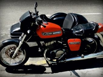 Produktbild: CALVENDO Puzzle Ein Motiv aus dem Kalender "Motorrad-Legenden: IZH" | 1000 Teile Lege-Gr&ouml;&szlig;e 64x48cm Foto-Puzzle f&uuml;r gl&uuml;ckliche Stunden