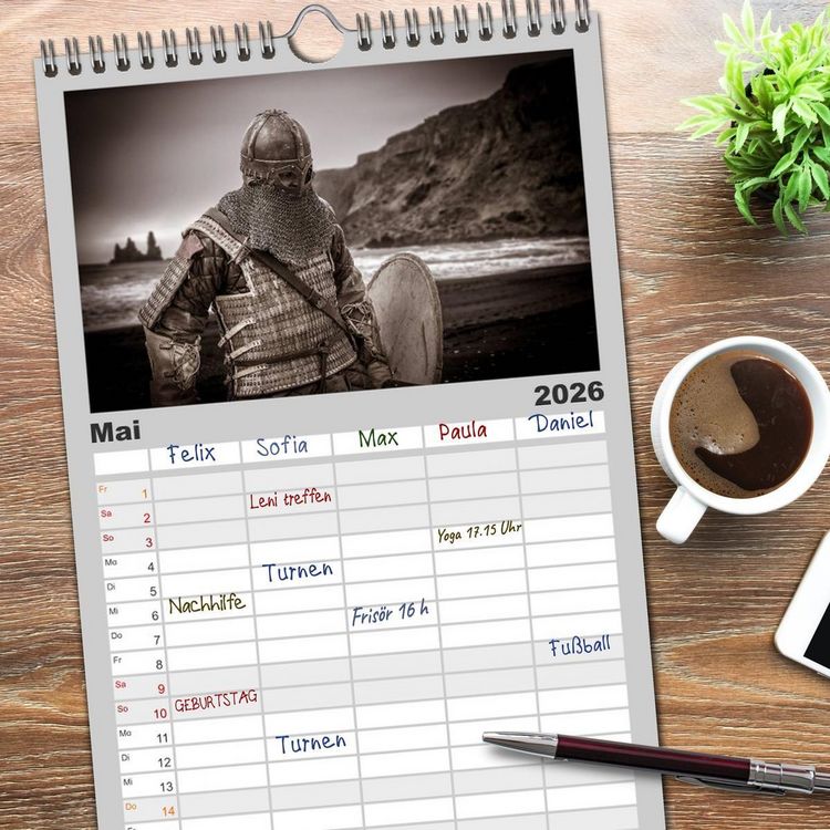 Produktbild: Familienplaner 2026 - Wikinger und Krieger mit 5 Spalten (Wandkalender, 21 x 45 cm) CALVENDO