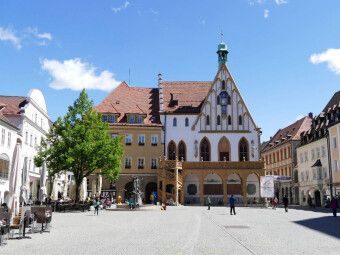 Produktbild: CALVENDO Puzzle Das Rathaus in Amberg | 1000 Teile Lege-Gr&ouml;&szlig;e 64x48cm Foto-Puzzle f&uuml;r gl&uuml;ckliche Stunden