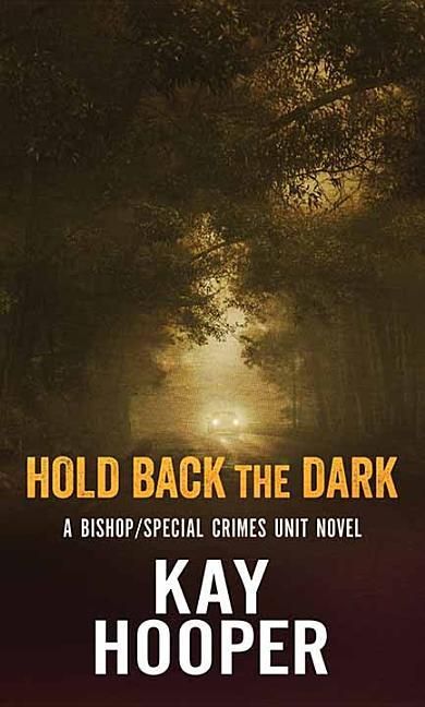 Produktbild: Hold Back The Dark