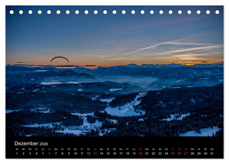 Produktbild: Paragliding - zwischen Himmel und Erde (Tischkalender 2026 DIN A5 quer), CALVENDO Monatskalender