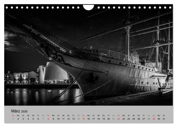 Produktbild: Hansestadt Stralsund bei Nacht (mit GPS-Koordinaten) (Wandkalender 2026 DIN A4 quer), CALVENDO Monatskalender