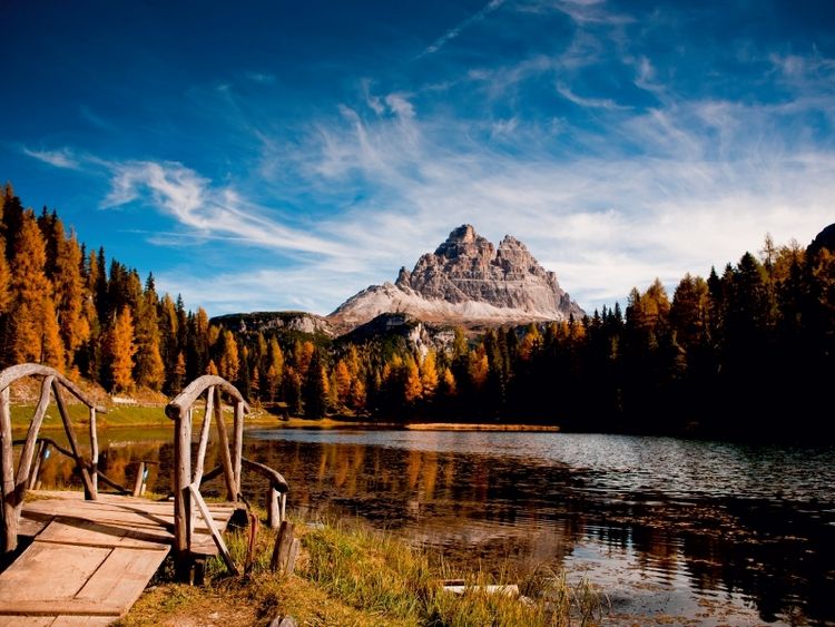 Produktbild: CALVENDO Puzzle Toblacher See im Herbst | 1000 Teile Lege-Gr&ouml;&szlig;e 64x48cm Foto-Puzzle f&uuml;r gl&uuml;ckliche Stunden